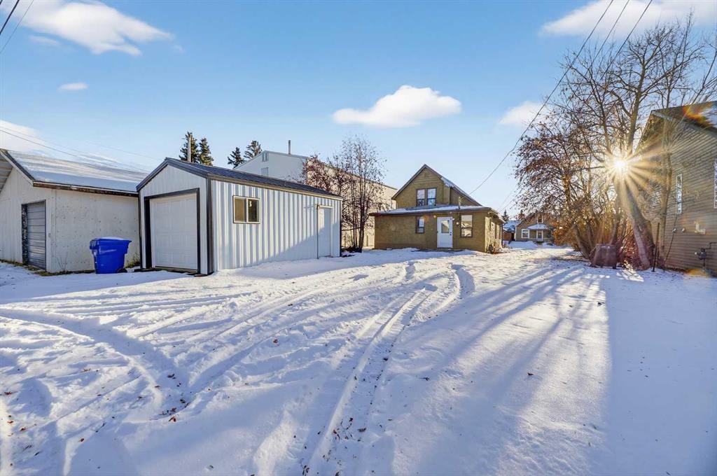 4806 49 Street, Olds, AB - Outdoor