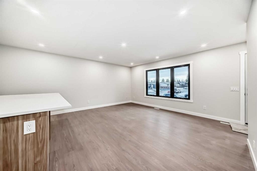 6791 Malvern Road Ne, Calgary, AB - Indoor Photo Showing Other Room