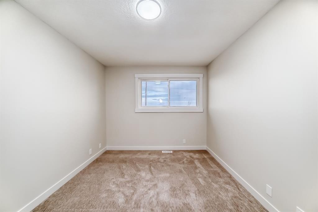 100 Beddington Circle Ne, Calgary, AB - Indoor Photo Showing Other Room