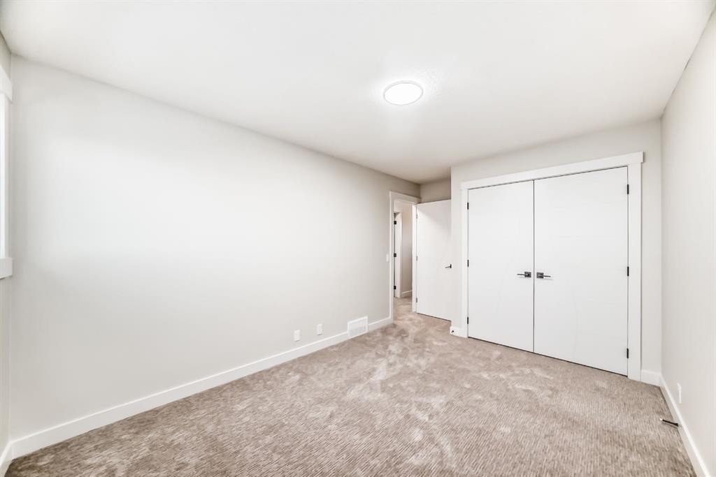 100 Beddington Circle Ne, Calgary, AB - Indoor Photo Showing Other Room