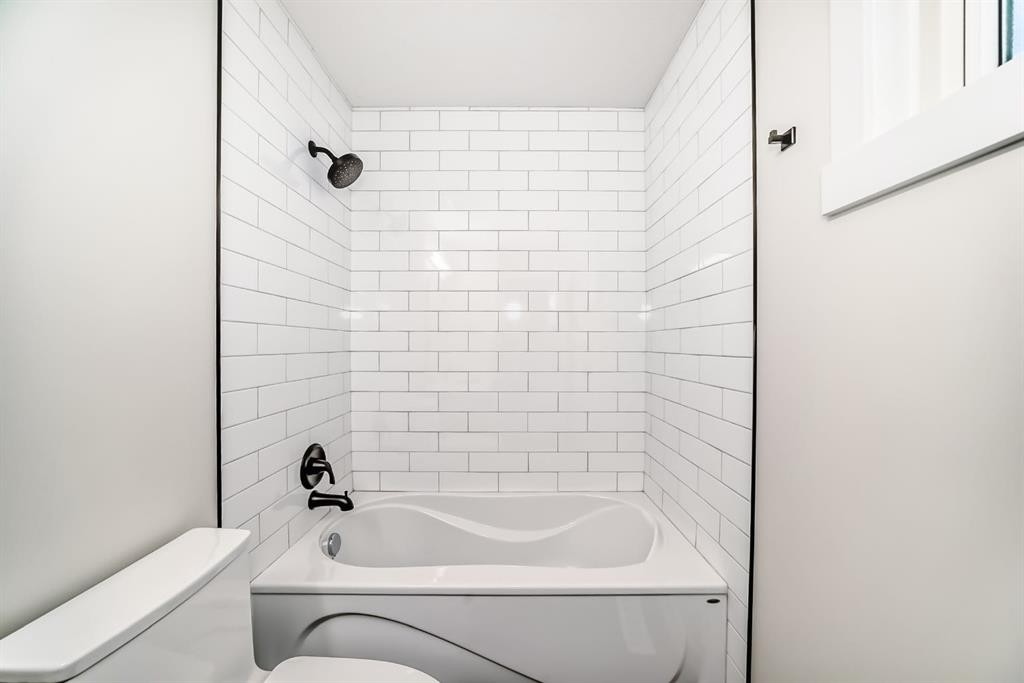 100 Beddington Circle Ne, Calgary, AB - Indoor