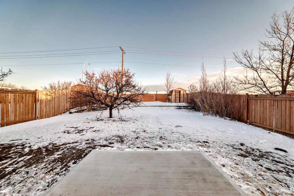 100 Beddington Circle Ne, Calgary, AB - Outdoor