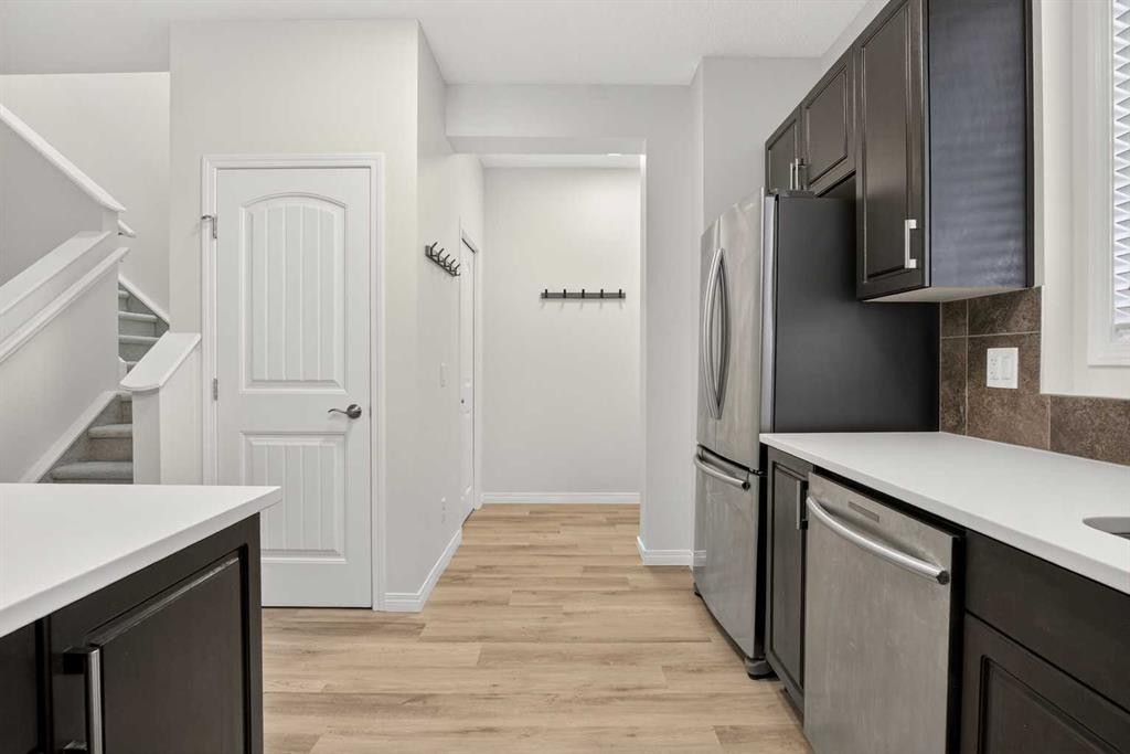 104 Masters Link Se, Calgary, AB - Indoor Photo Showing Kitchen