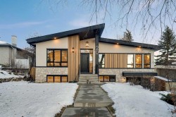 20 Roselake Street NW Calgary, AB T2K 1K9