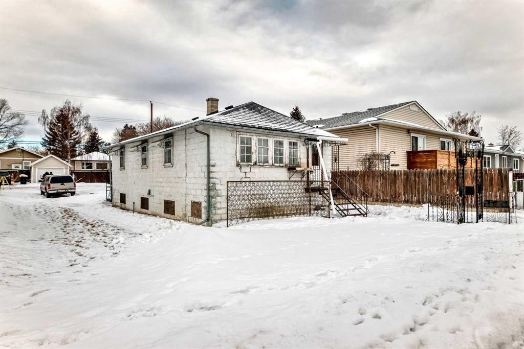 6639 19 Street Se, Calgary, AB - Outdoor