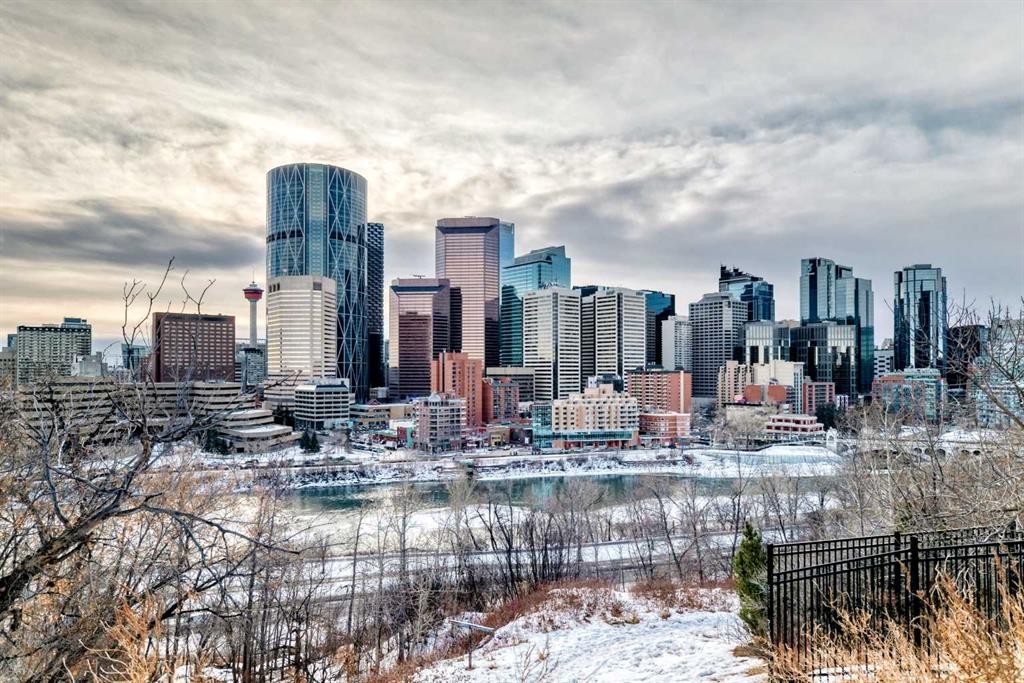 102-316 1 Avenue Ne, Calgary, AB - Outdoor With View