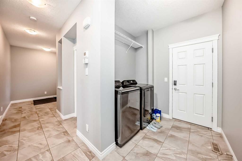 88 Nolanhurst Crescent Nw, Calgary, AB - Indoor Photo Showing Other Room