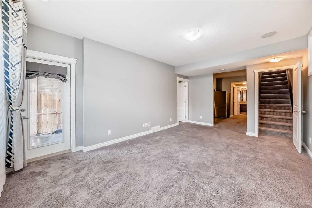 88 Nolanhurst Crescent Nw, Calgary, AB - Indoor Photo Showing Other Room