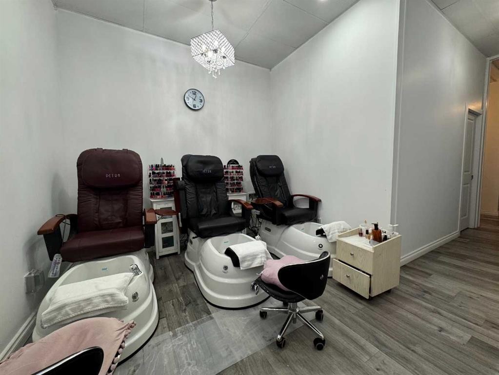 123 Any Street Ne, Calgary, AB