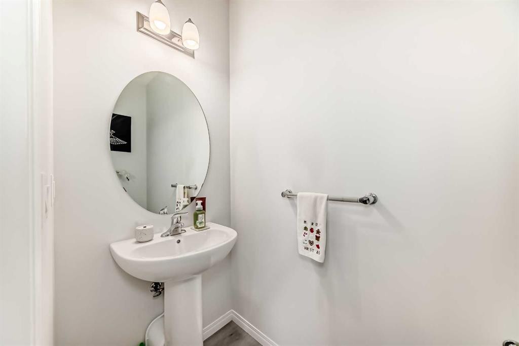 257 Carrington Way Nw, Calgary, AB - Indoor Photo Showing Bathroom