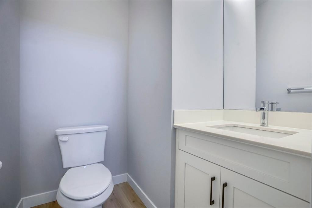 73 Sage Hill Heights Nw, Calgary, AB - Indoor Photo Showing Bathroom