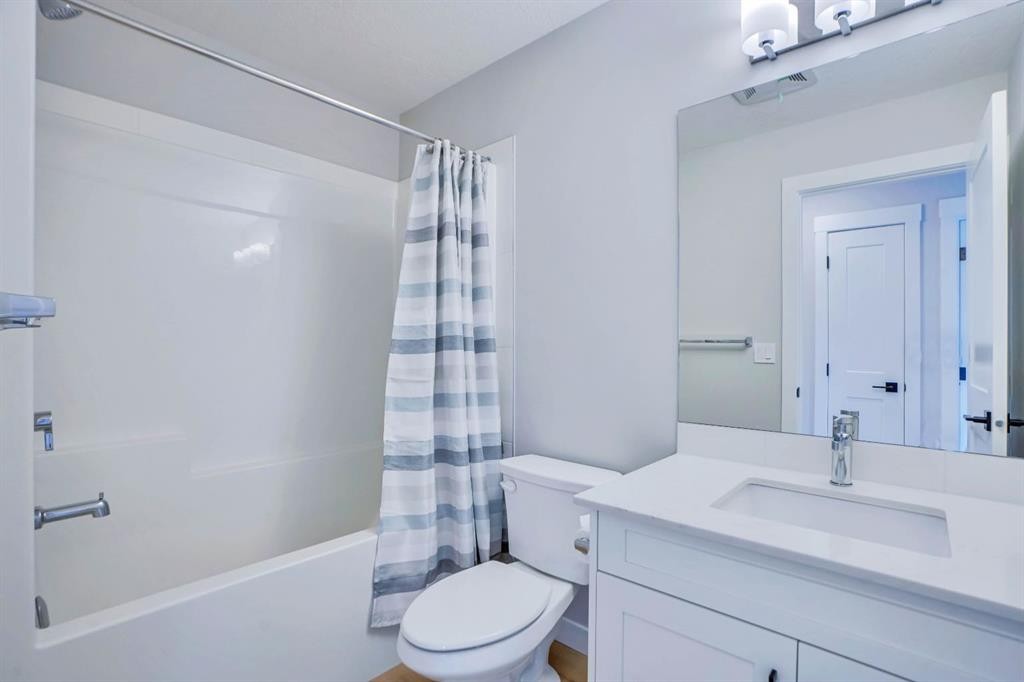 73 Sage Hill Heights Nw, Calgary, AB - Indoor Photo Showing Bathroom