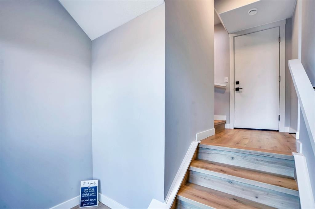 73 Sage Hill Heights Nw, Calgary, AB - Indoor Photo Showing Other Room