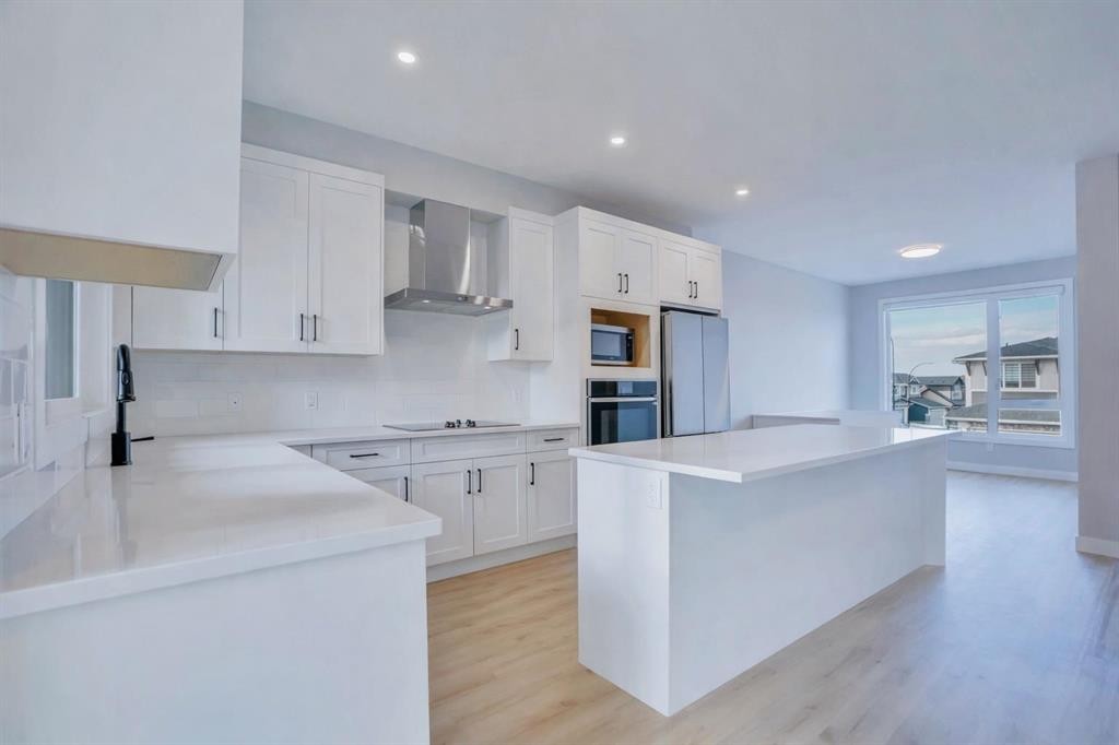 73 Sage Hill Heights Nw, Calgary, AB - Indoor Photo Showing Kitchen With Upgraded Kitchen