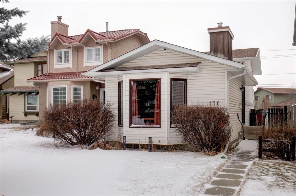 136 Templeby Place Ne, Calgary, AB - Outdoor