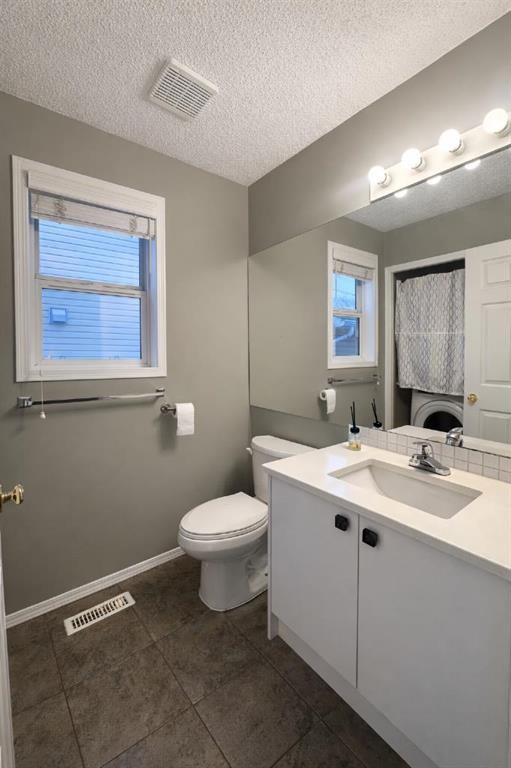 119 Country Hills Heights Nw, Calgary, AB - Indoor Photo Showing Bathroom
