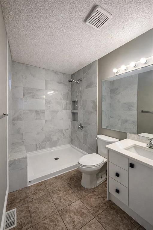 119 Country Hills Heights Nw, Calgary, AB - Indoor Photo Showing Bathroom