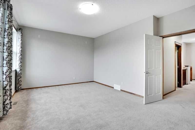117 Walden Square Se, Calgary, AB - Indoor Photo Showing Other Room
