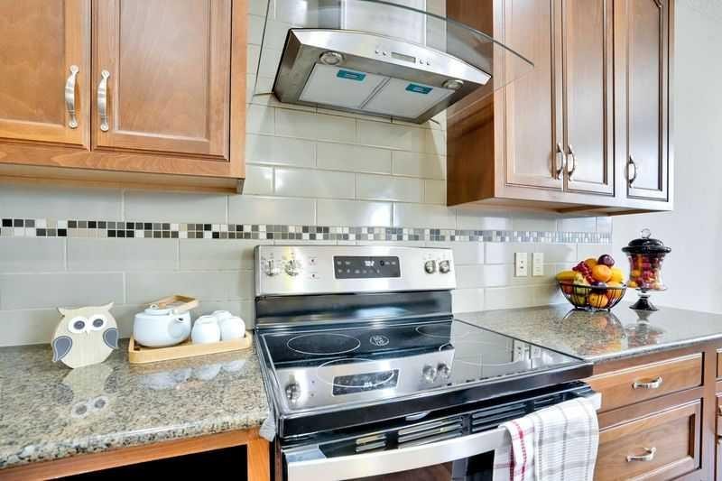 117 Walden Square Se, Calgary, AB - Indoor Photo Showing Kitchen