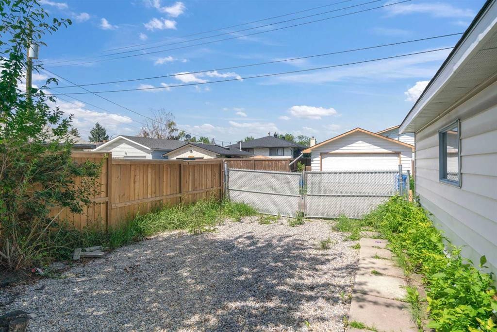 84 Maranda Close Ne, Calgary, AB - Outdoor