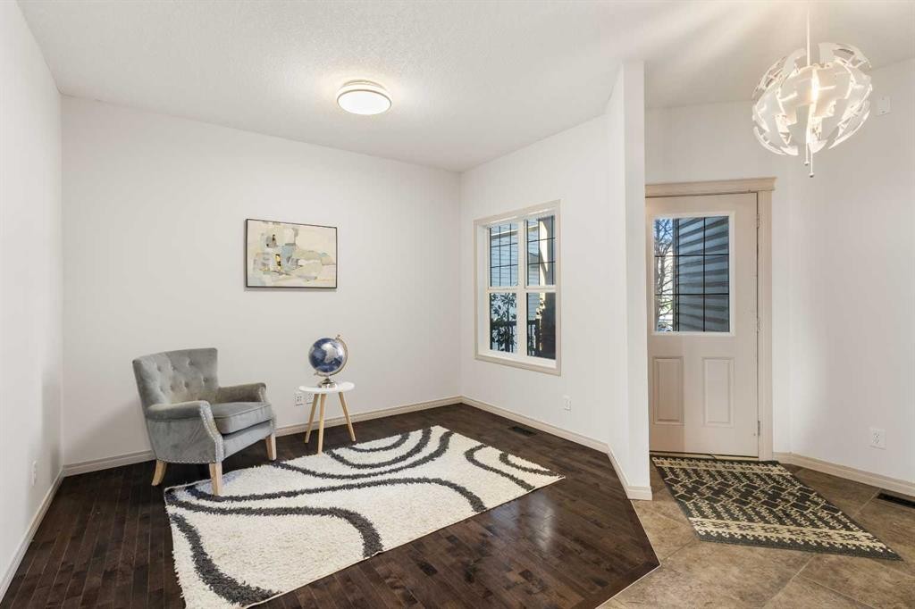 21 Panamount Row Nw, Calgary, AB - Indoor Photo Showing Other Room