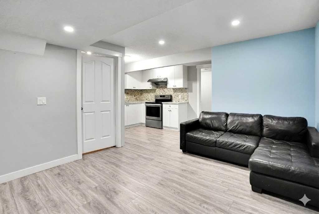 9214 Saddlebrook Drive Ne, Calgary, AB - Indoor Photo Showing Living Room