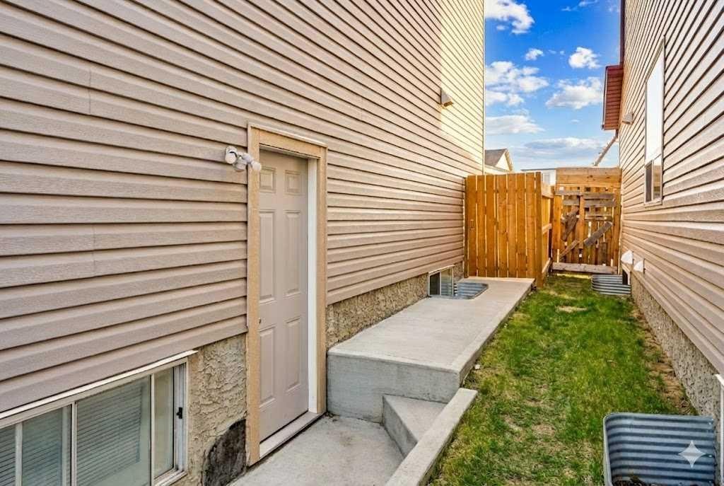 9214 Saddlebrook Drive Ne, Calgary, AB - Outdoor With Exterior