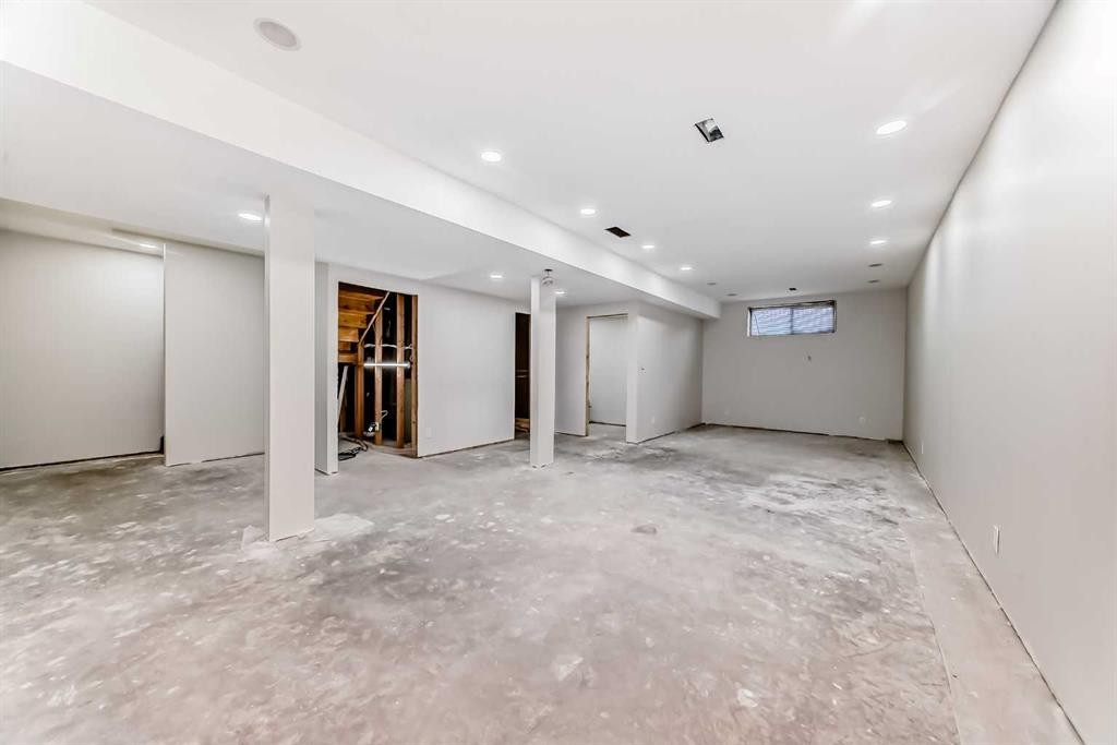 120 Springmere Grove, Chestermere, AB - Indoor Photo Showing Other Room