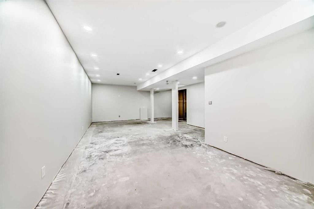 120 Springmere Grove, Chestermere, AB - Indoor Photo Showing Other Room