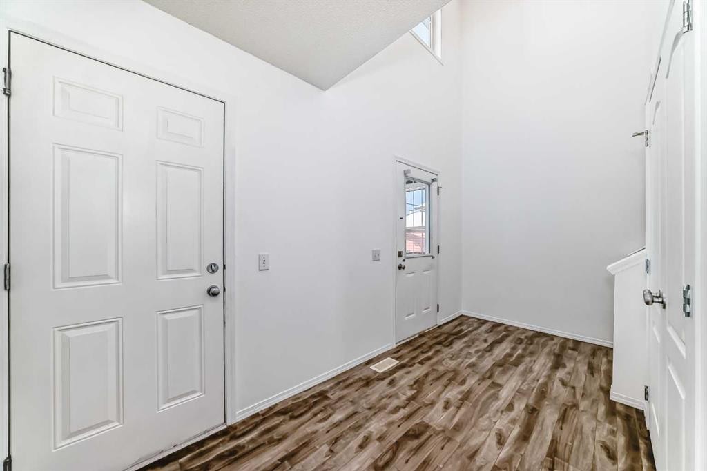 120 Springmere Grove, Chestermere, AB - Indoor Photo Showing Other Room