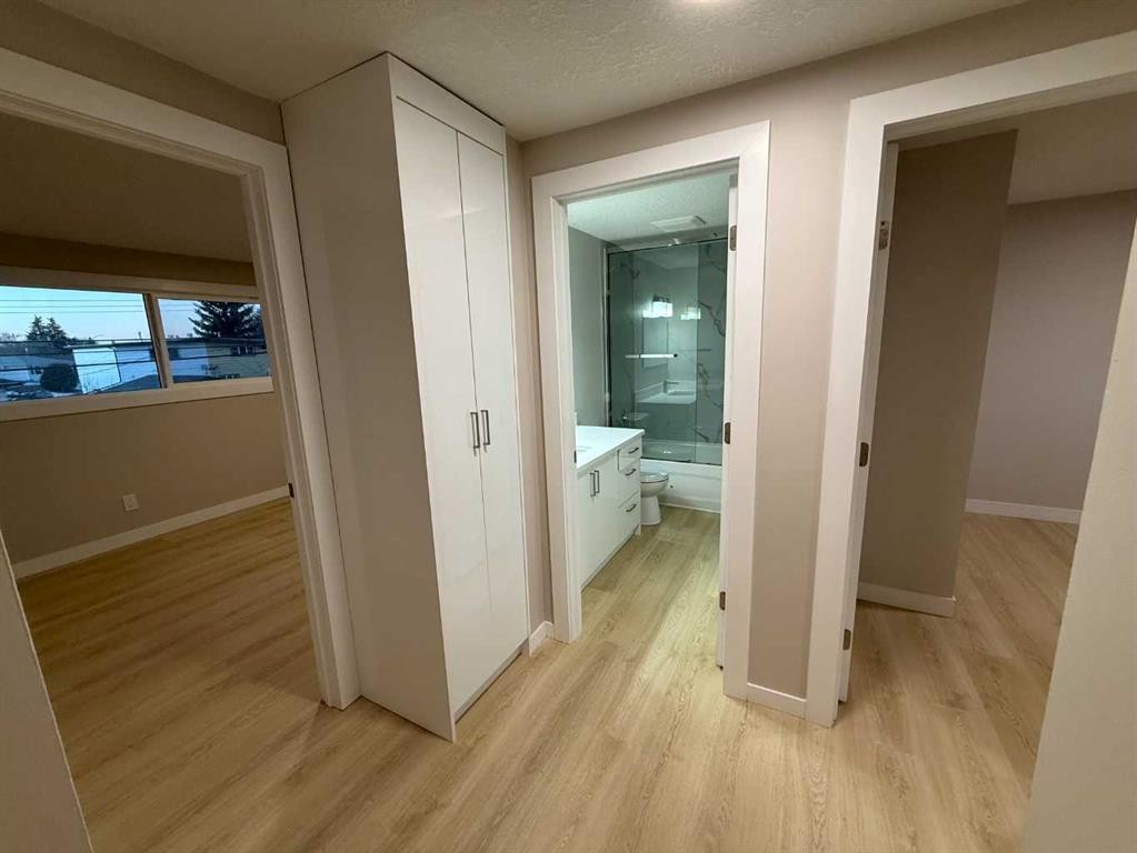 3215 Doverville Crescent Se, Calgary, AB - Indoor Photo Showing Other Room