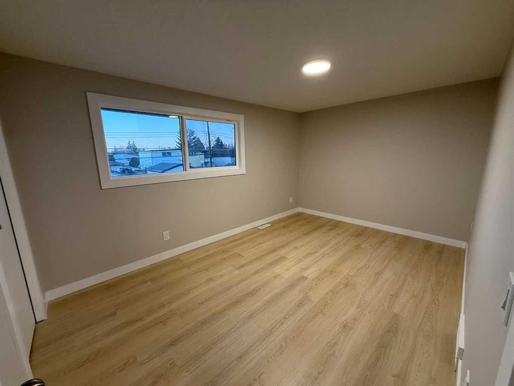 3215 Doverville Crescent Se, Calgary, AB - Indoor Photo Showing Other Room