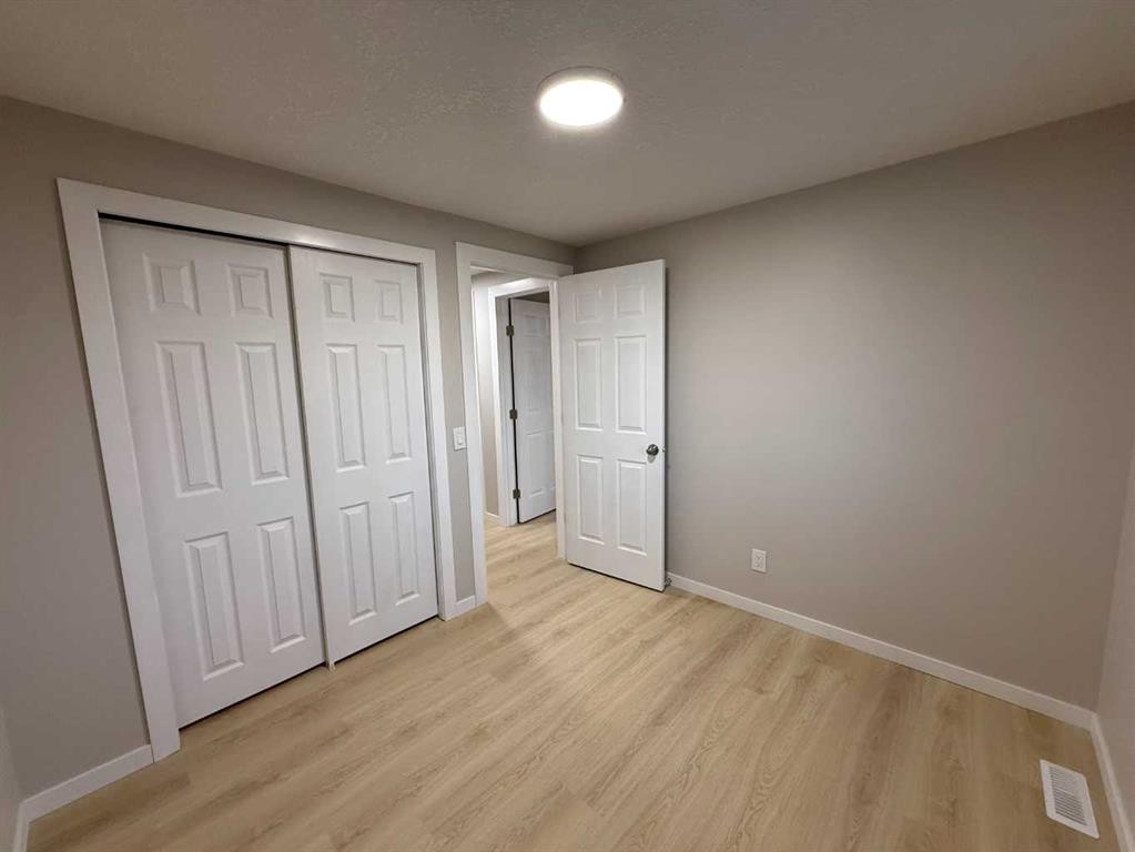 3215 Doverville Crescent Se, Calgary, AB - Indoor Photo Showing Other Room