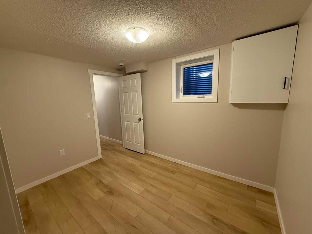 3215 Doverville Crescent Se, Calgary, AB - Indoor Photo Showing Other Room