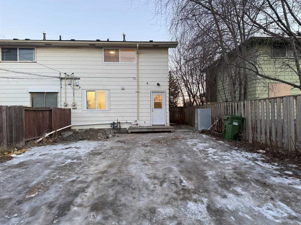 3215 Doverville Crescent Se, Calgary, AB - Outdoor With Exterior