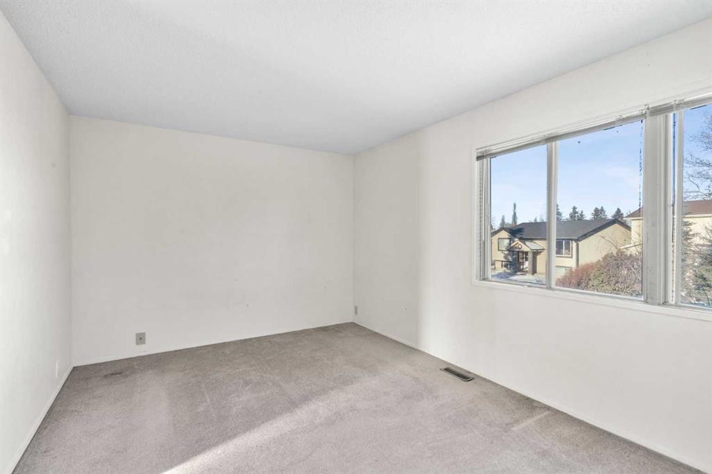 69 Castlebrook Way Ne, Calgary, AB - Indoor Photo Showing Other Room