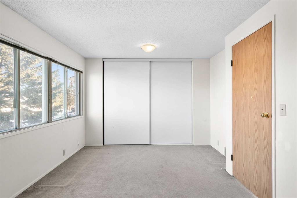 69 Castlebrook Way Ne, Calgary, AB - Indoor Photo Showing Other Room