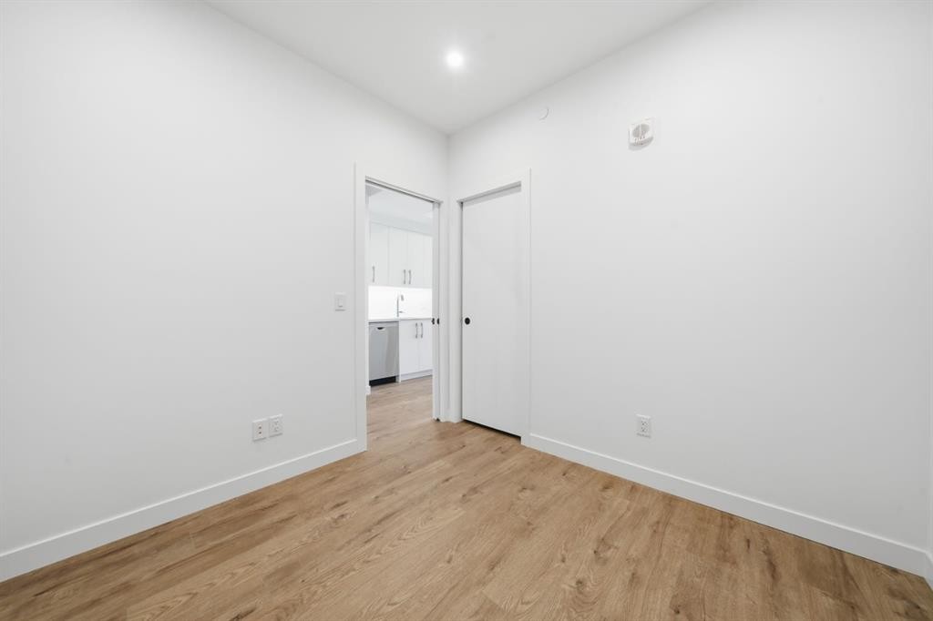 740-110 18A Street Nw, Calgary, AB - Indoor Photo Showing Other Room