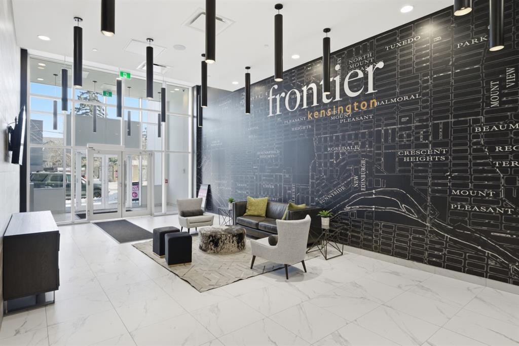 740-110 18A Street Nw, Calgary, AB - Indoor Photo Showing Other Room