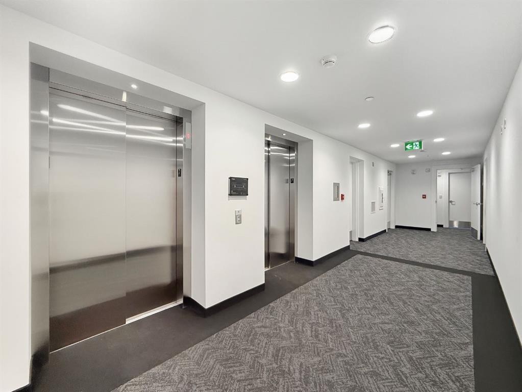 740-110 18A Street Nw, Calgary, AB - Indoor Photo Showing Other Room