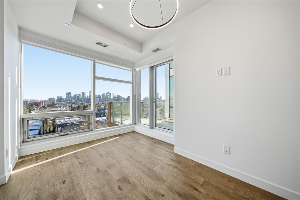 740-110 18A Street Nw, Calgary, AB - Indoor Photo Showing Other Room