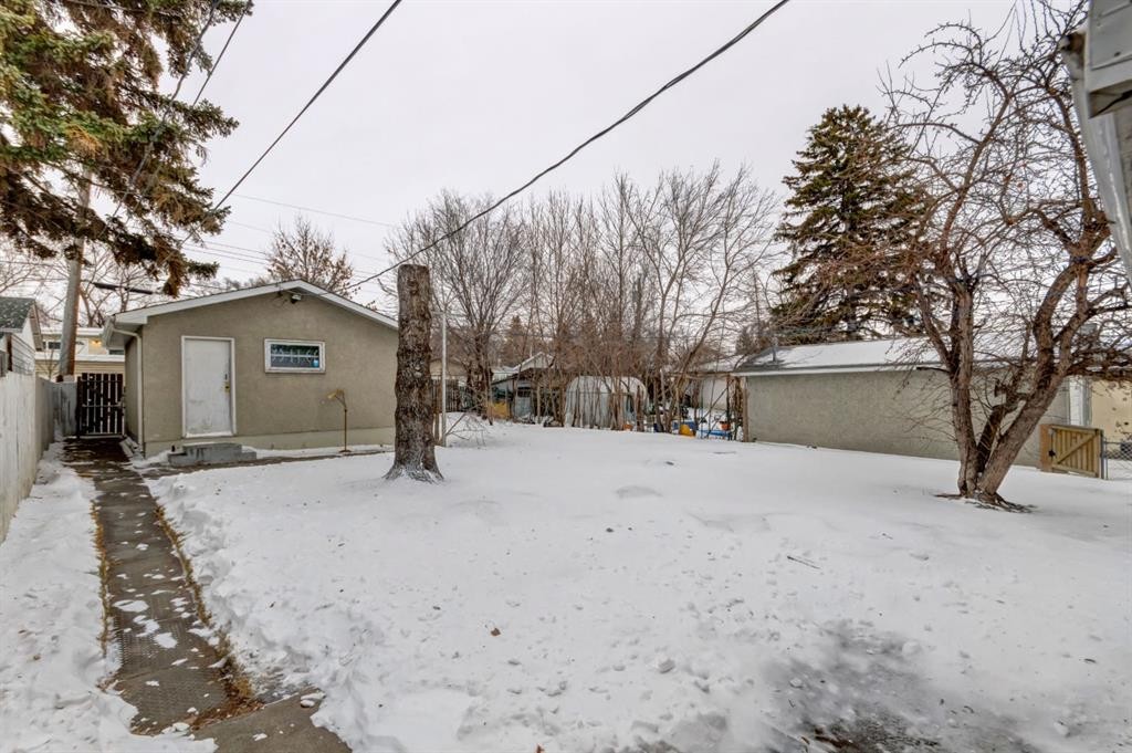 2010 27 Street Se, Calgary, AB - Outdoor