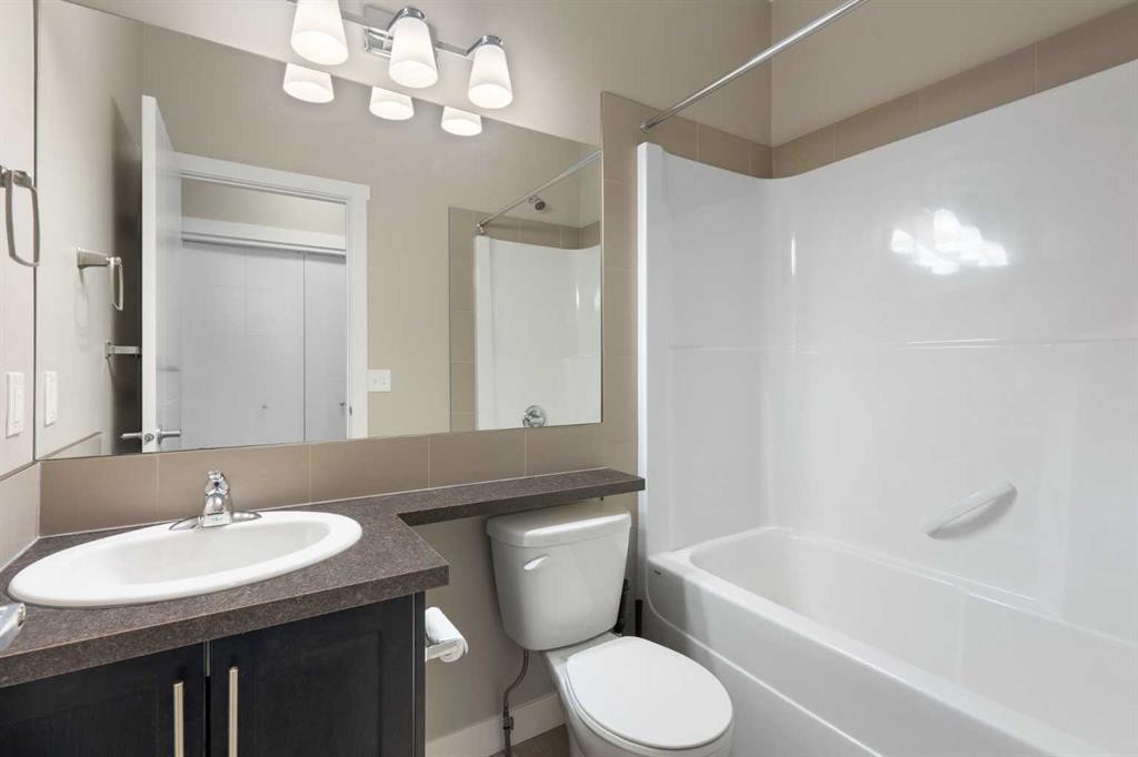 428 Redstone View Ne, Calgary, AB - Indoor Photo Showing Bathroom