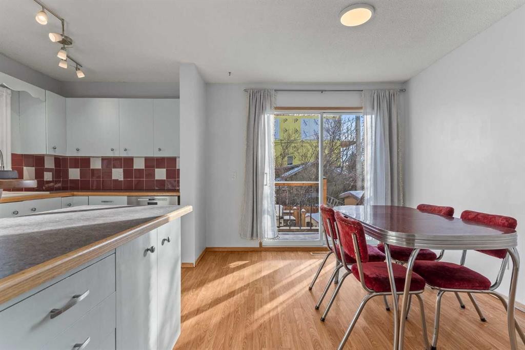 3804 62 Street Nw, Calgary, AB - Indoor