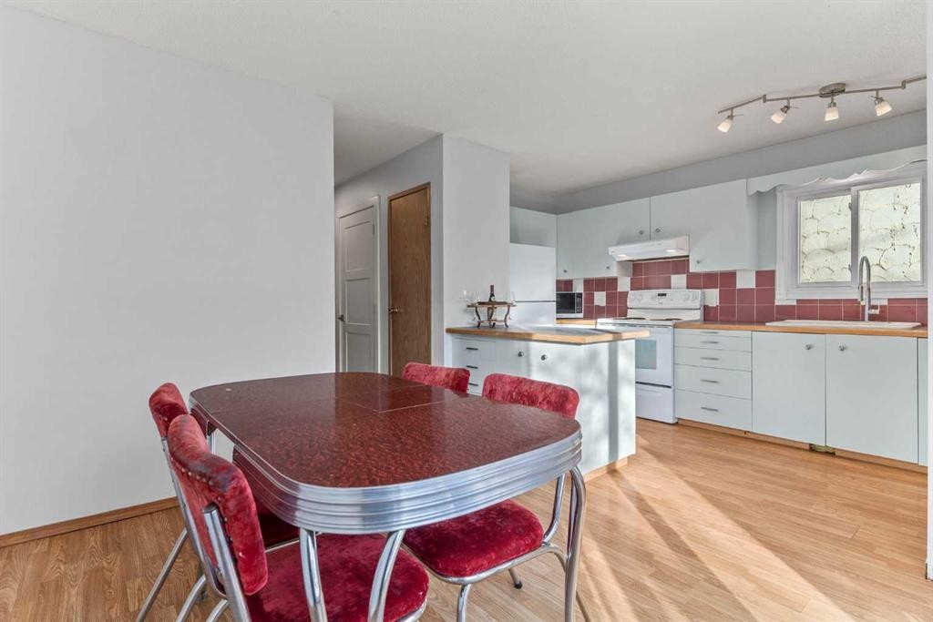 3804 62 Street Nw, Calgary, AB - Indoor