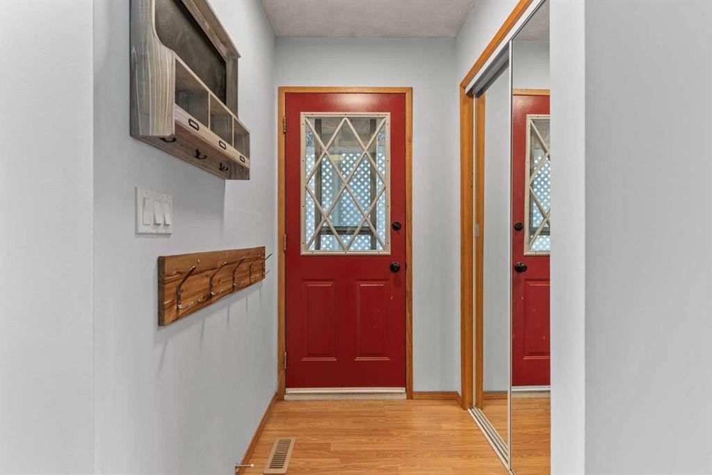 3804 62 Street Nw, Calgary, AB - Indoor Photo Showing Other Room