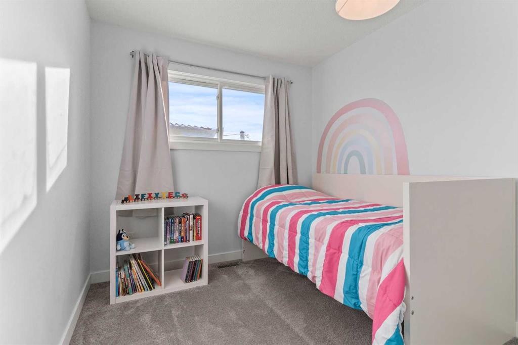 3804 62 Street Nw, Calgary, AB - Indoor Photo Showing Bedroom