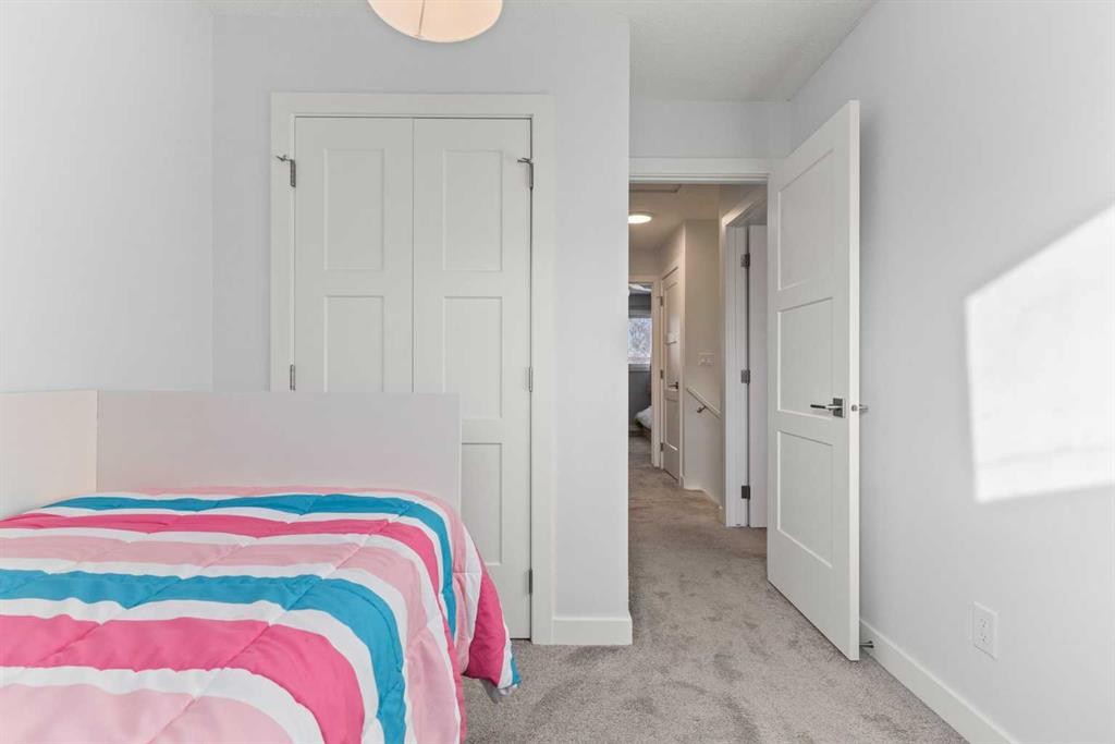 3804 62 Street Nw, Calgary, AB - Indoor Photo Showing Bedroom