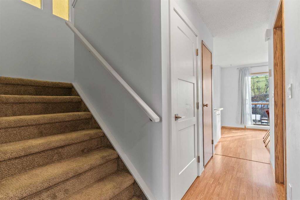 3804 62 Street Nw, Calgary, AB - Indoor Photo Showing Other Room