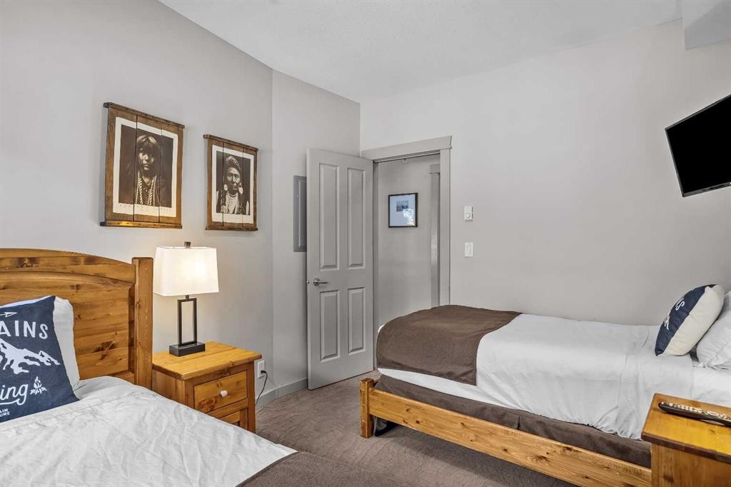 106-107 Montane Road, Canmore, AB - Indoor Photo Showing Bedroom
